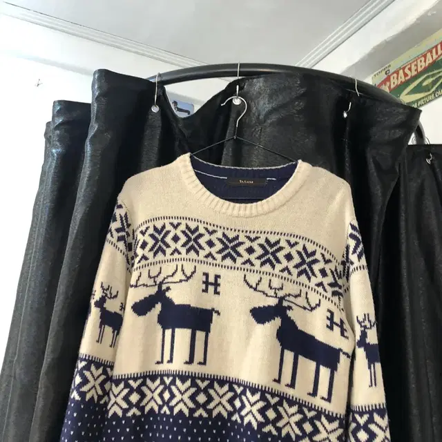 Vintage Nordic sweet navy knit