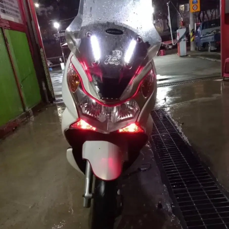 pcx 125cc 12년식 (에눌  네고  가능)  바로 사실분(급매)