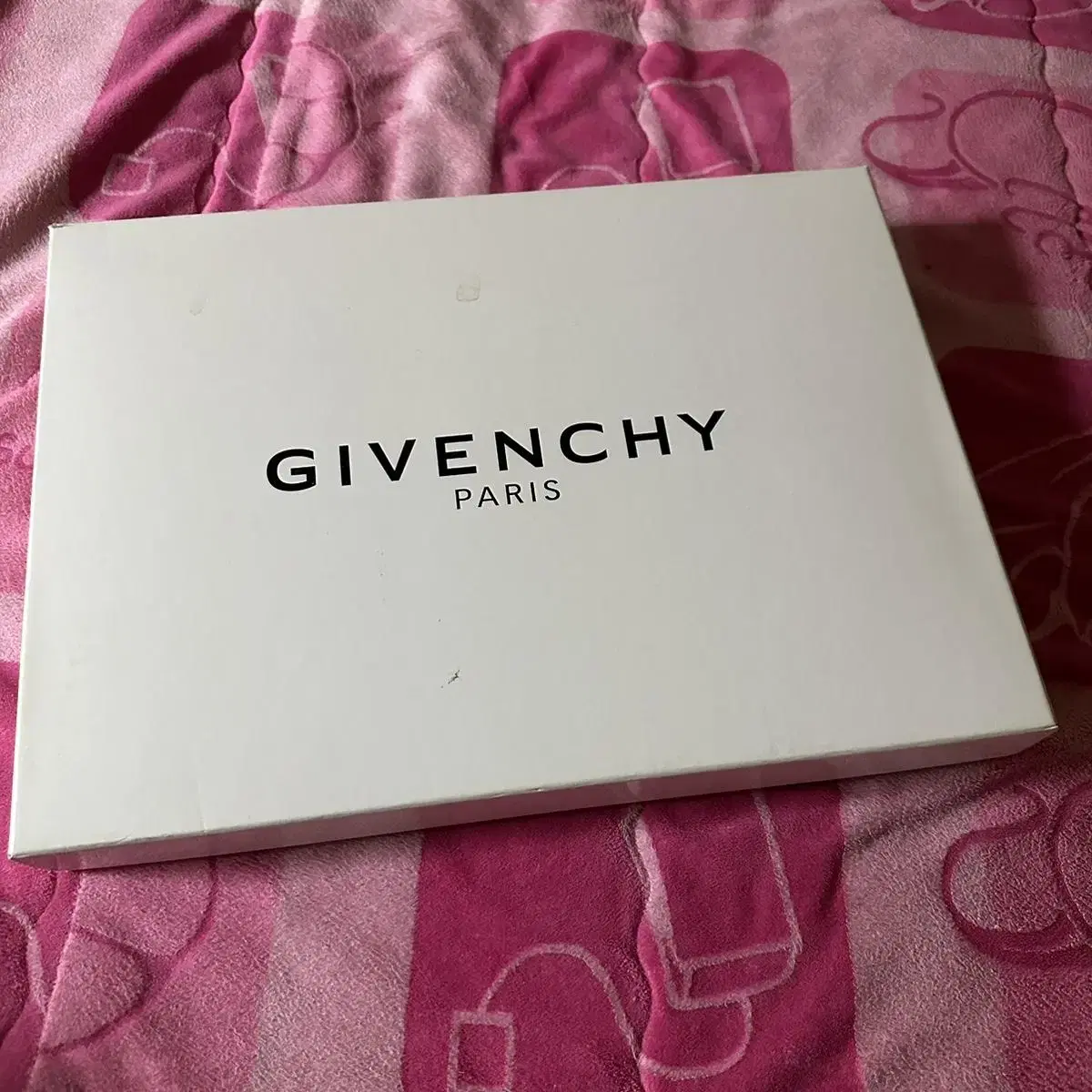 Givenchy Tumonkey Clutch Full Box