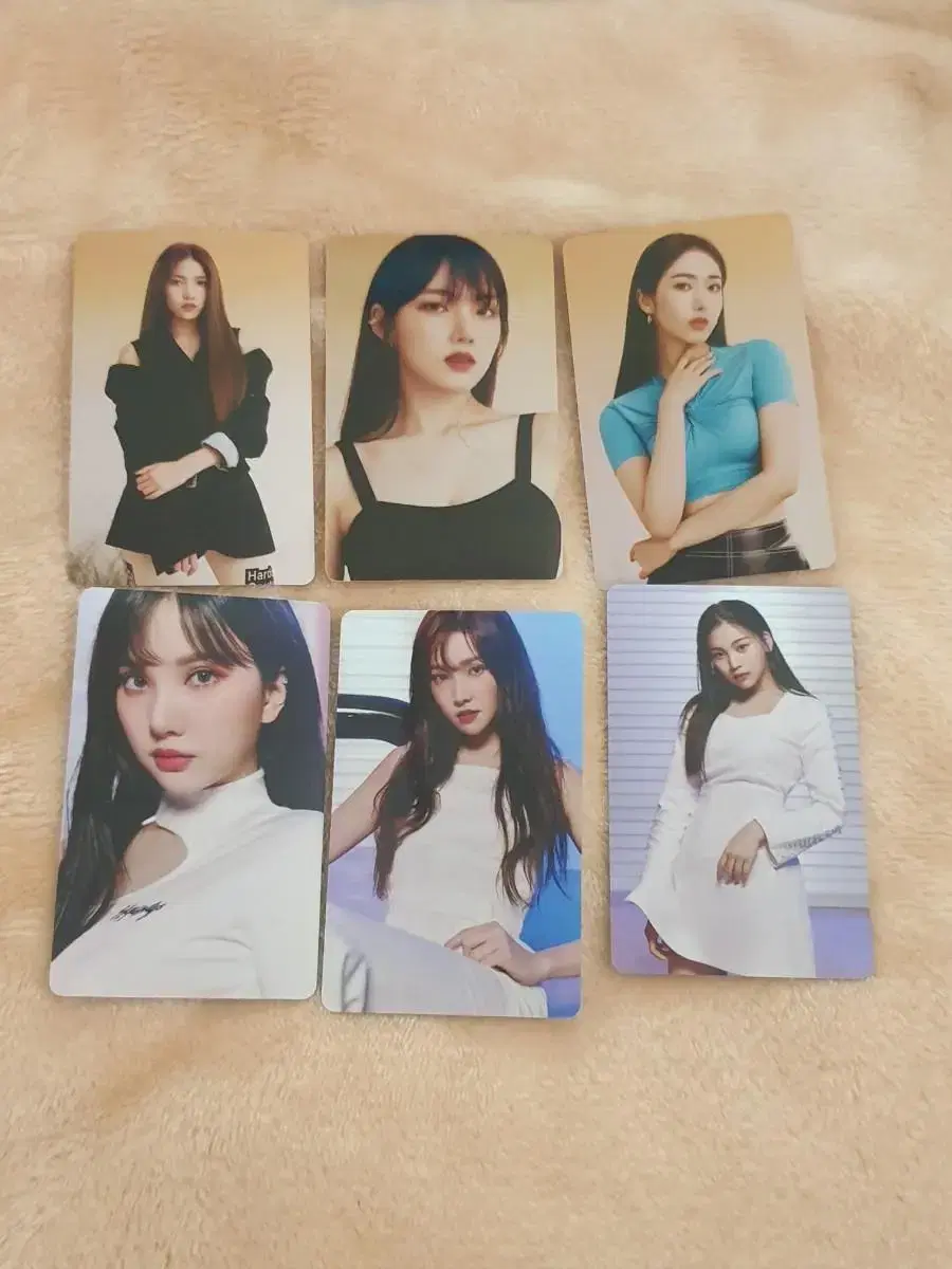 My gfriend is tropical preorder I'm wts a photo kard