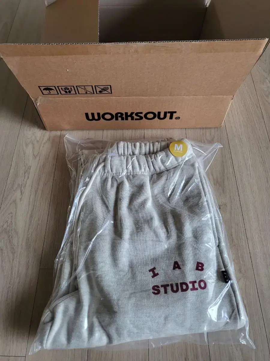 (M)iApp Studio Sweatpants Oatmeal Burgundy 23SS