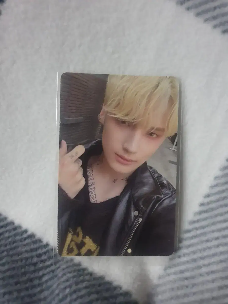 TXT Prefalls weverse hueningkai photocard Sells