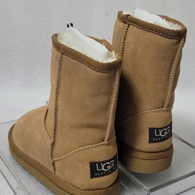 [새상품] 어그 UGG 방한부츠 양털부츠 중목부츠 주니어 아동 180