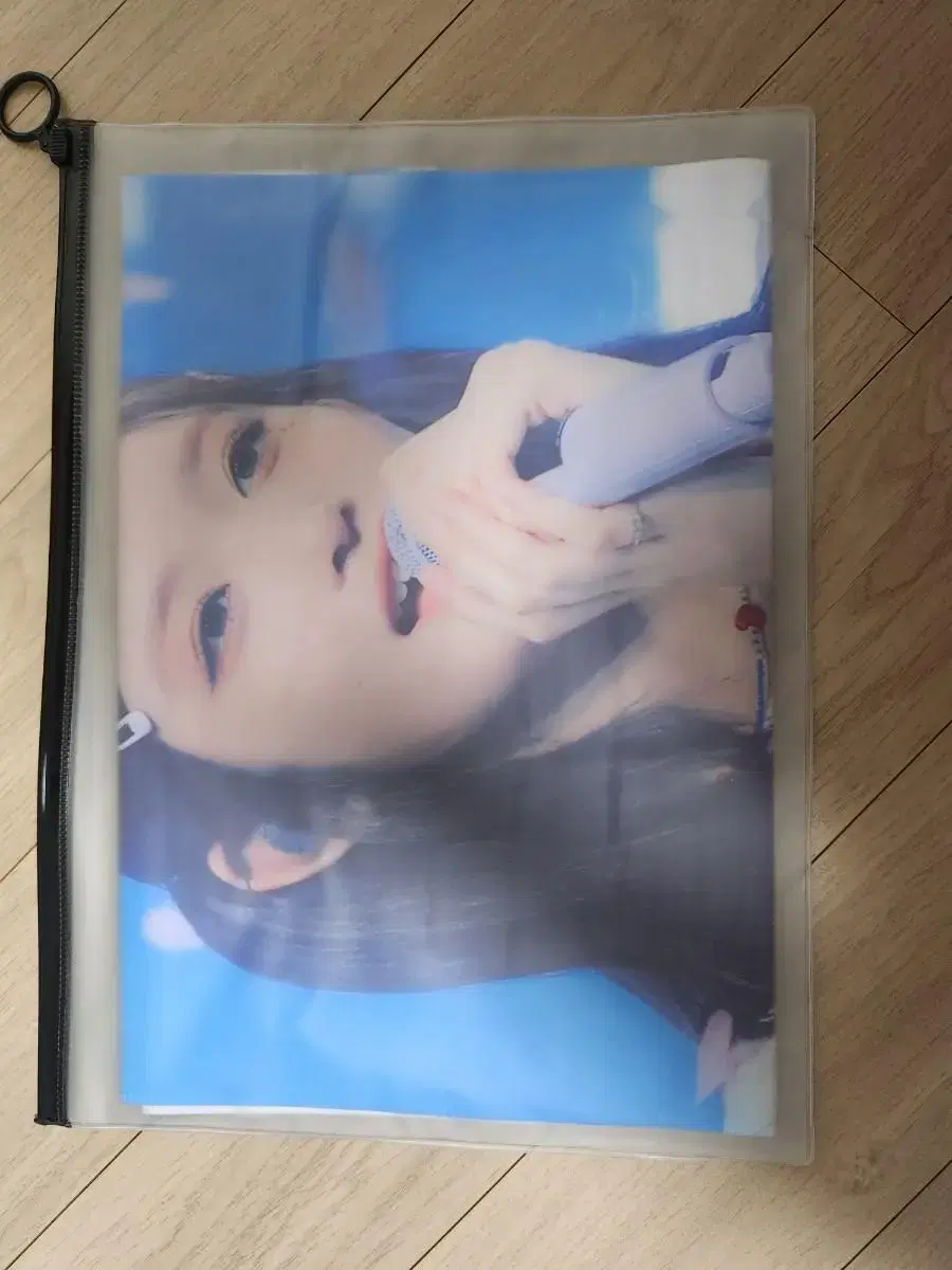 Ive leeseo Dive into Ive 3rd place pre-order benefit Lucky Duck Slogan