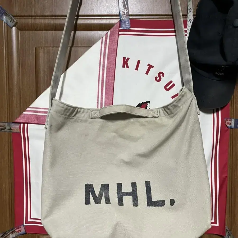 마가렛호웰 MHL 크로스백