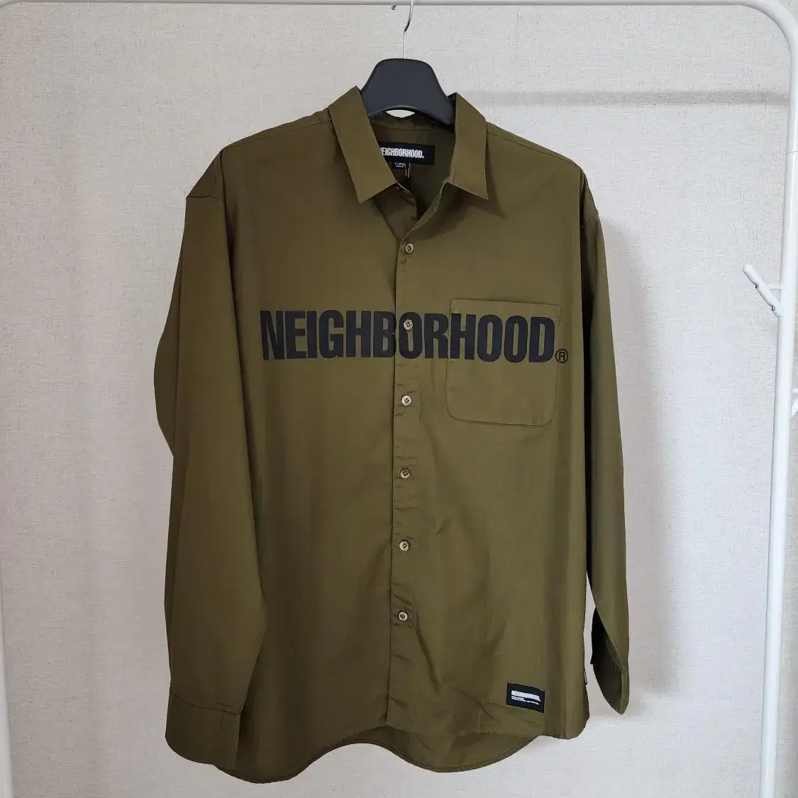 네이버후드 Neighborhood CI 셔츠_ 올리브