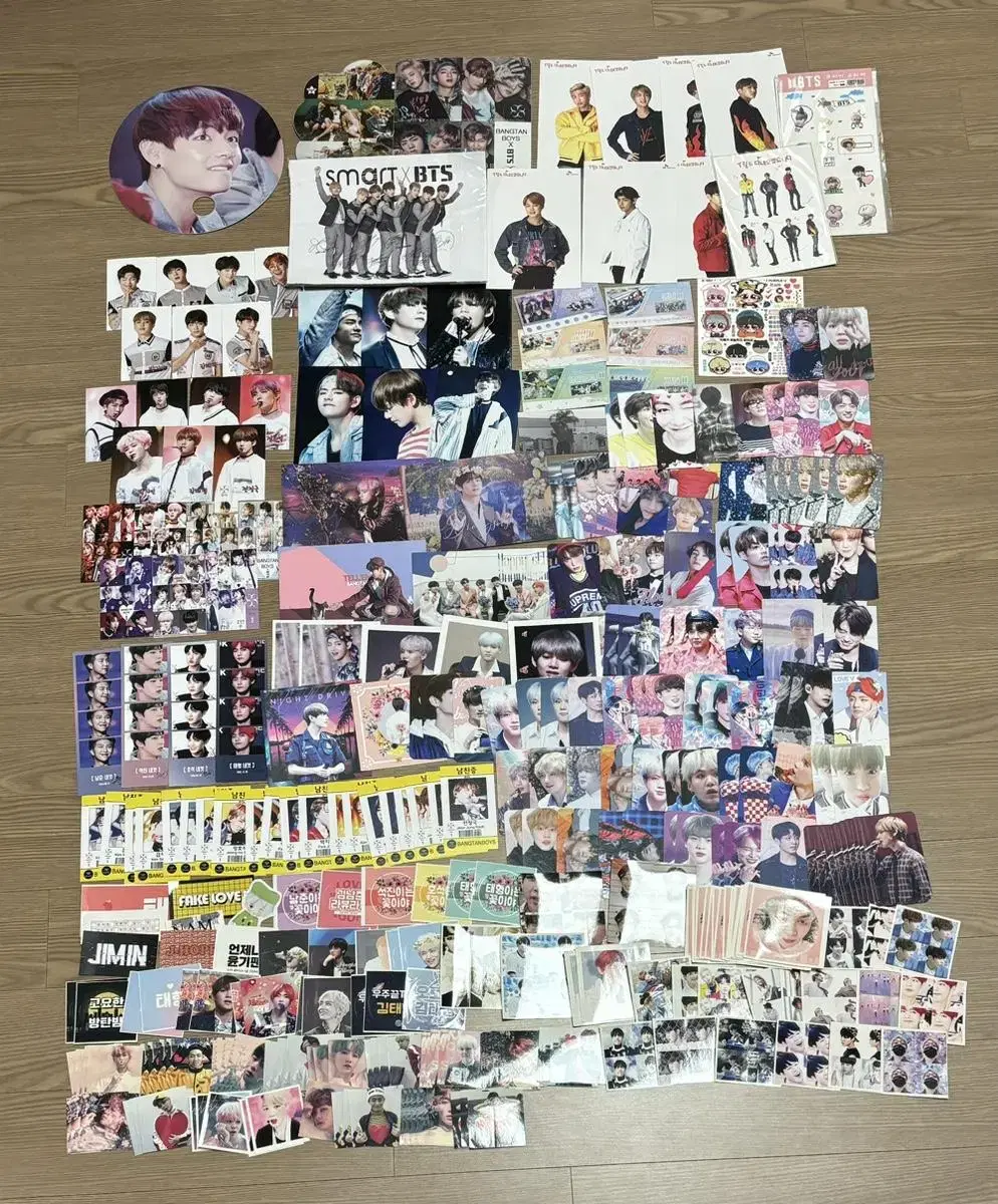 Bangtan BTS unofficial goods sells merchandise