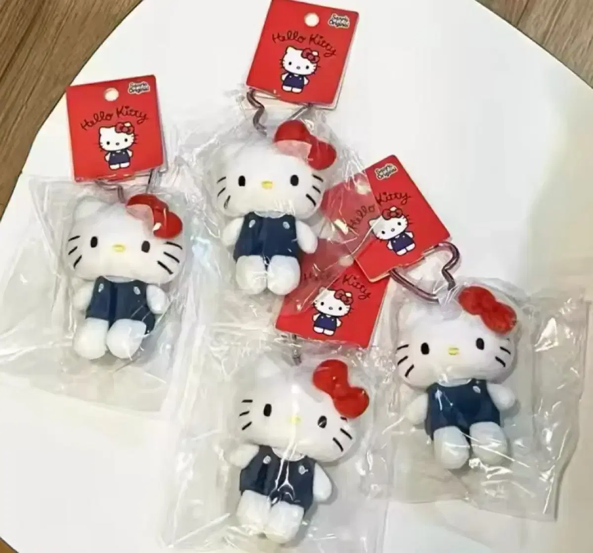 주문폭주!/최저가)고전 헬로키티 하트 키링 블랙핑크 지수 연예인 소장품