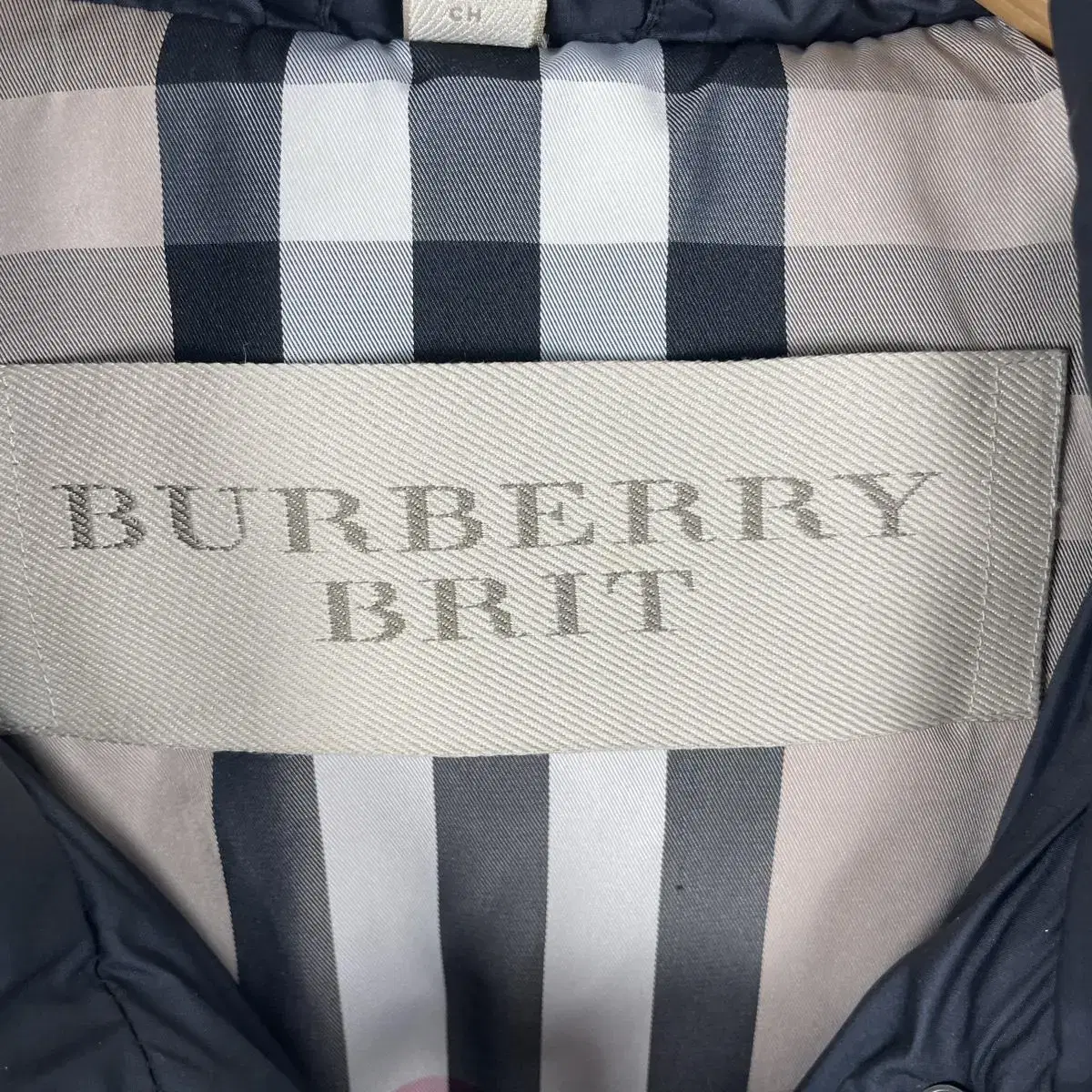 C41 Burberry 버버리 구스 패딩 S