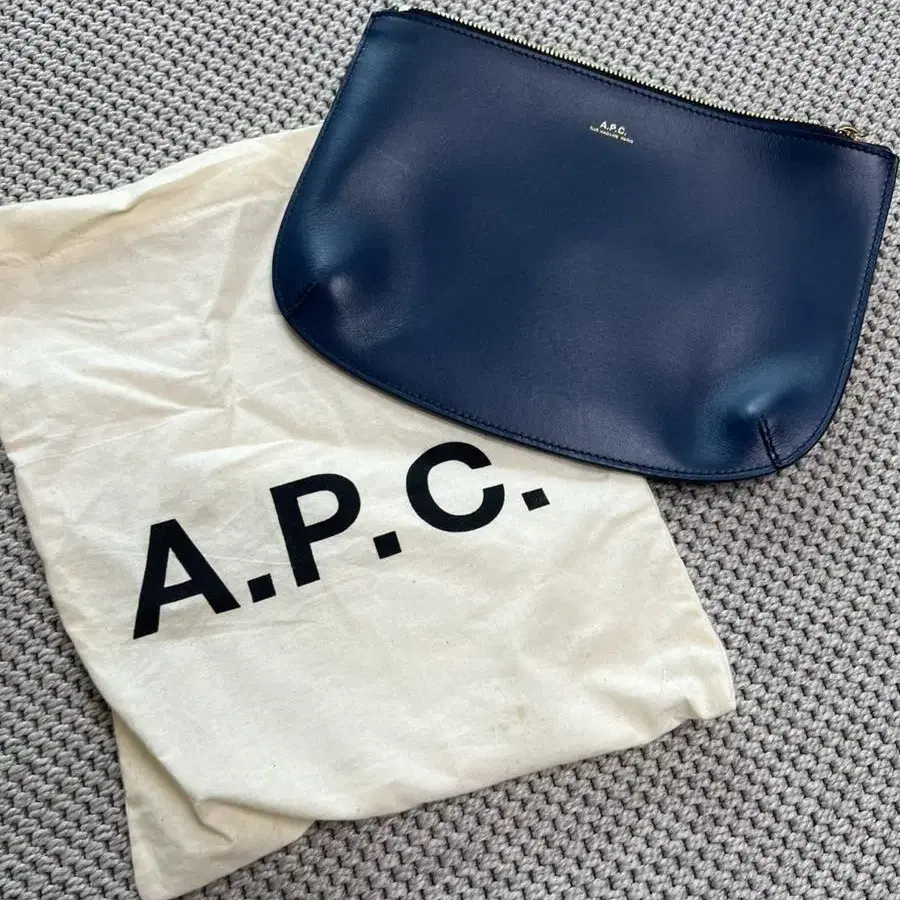 아페쎄 A.P.C 파우치