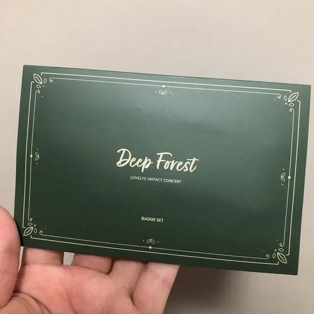 러블리즈 Deep forest 콘서트 뱃지