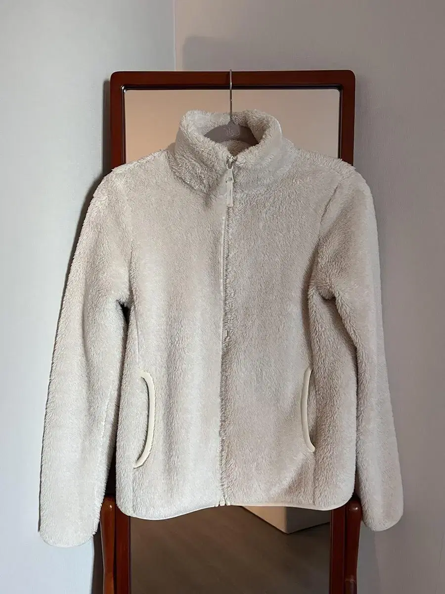 UNIQLO Fleece Ivory