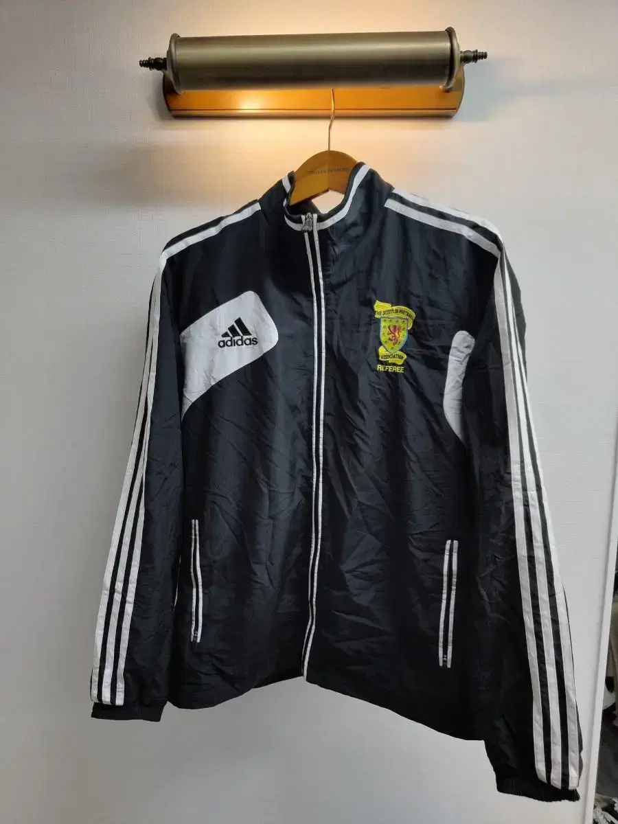 XL)Adidas Old School Europe Repre Windbreaker