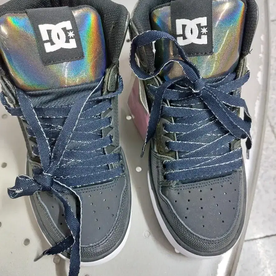 235  DC SHOES 농구화 새것 !!