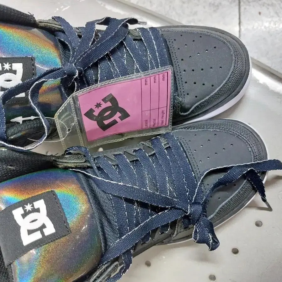 235  DC SHOES 농구화 새것 !!