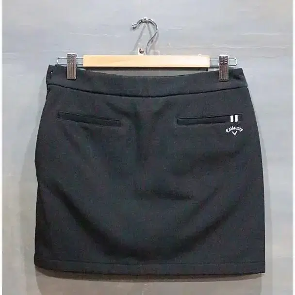 26-28) Callaway knit culotte skurt