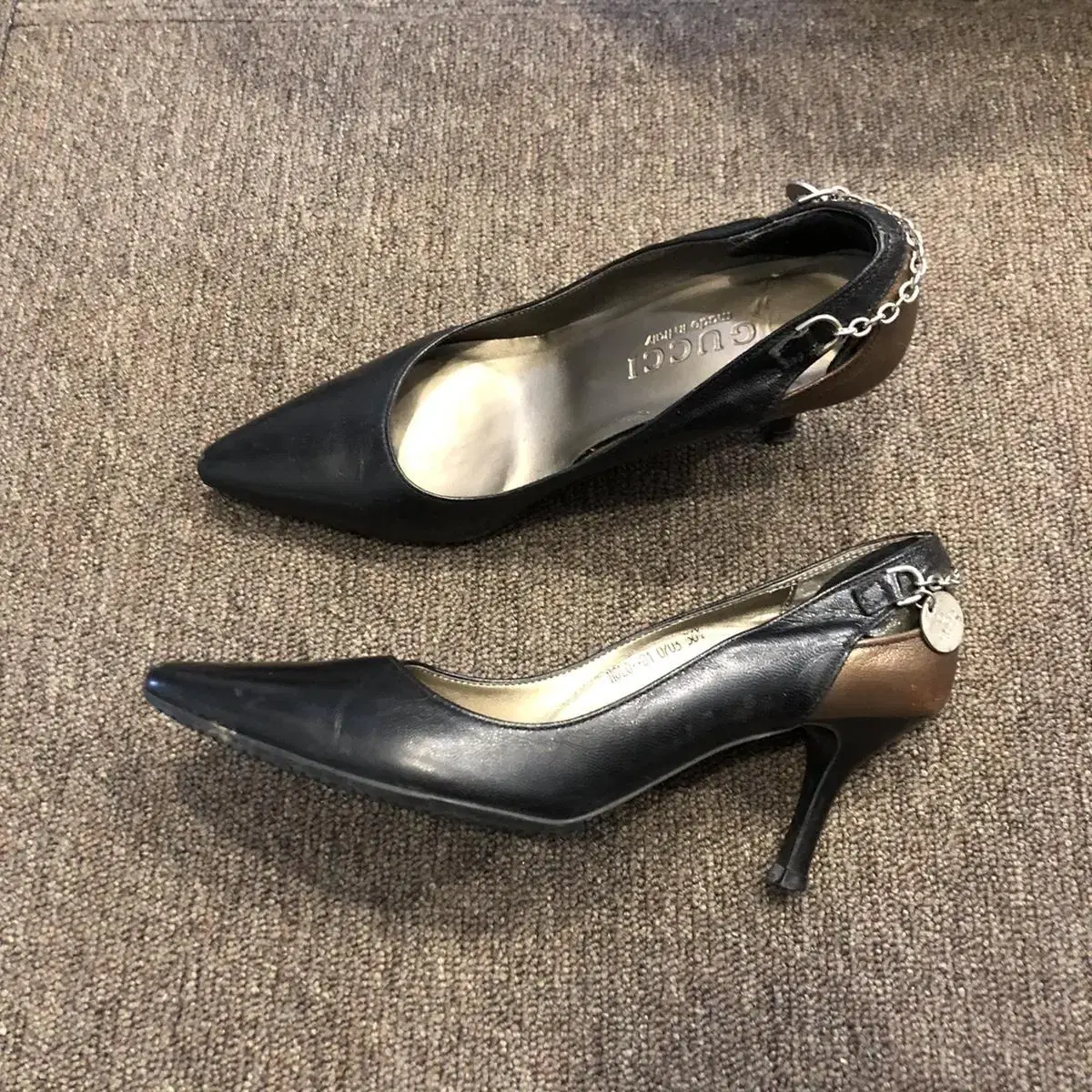 Vintage Gucci chain black Pumps Heels