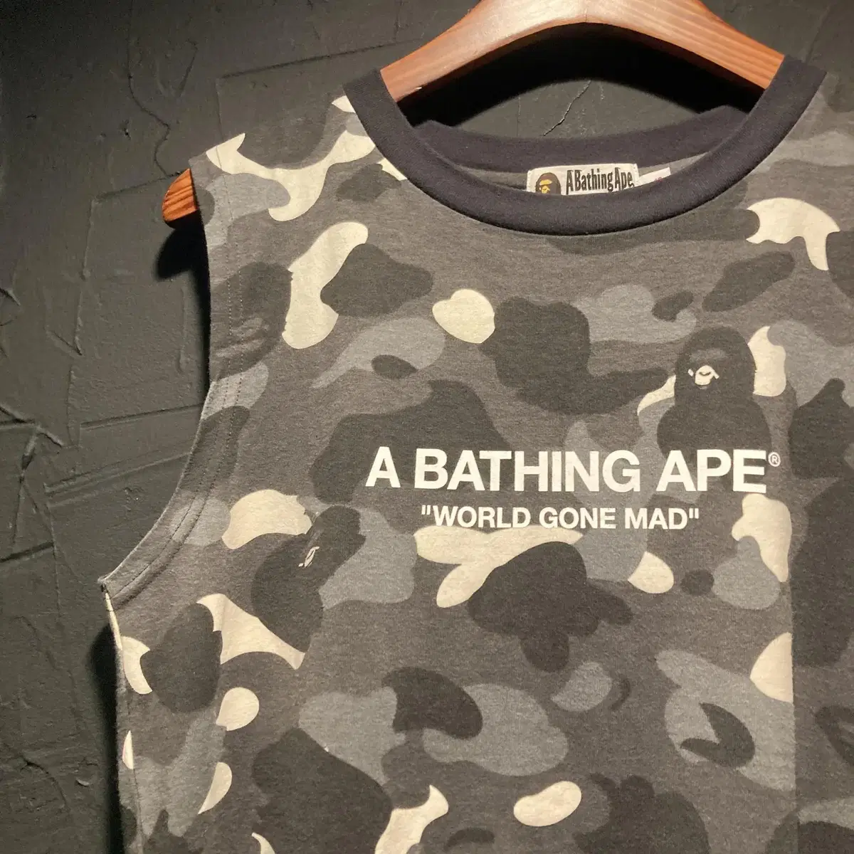 BAPE 베이프 로고 프린팅 패턴 디테일 라운드 넥 나시 그레이 (s)