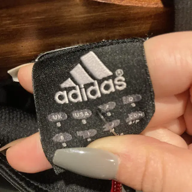 adidas 아디다스 빈티지 로고 프린팅 반목 집업 져지 블랙 레드(S)