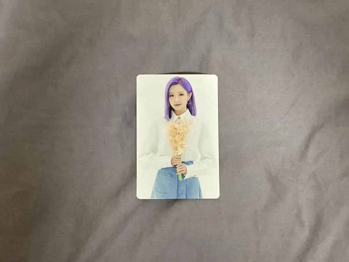 Hitomi photocard wts