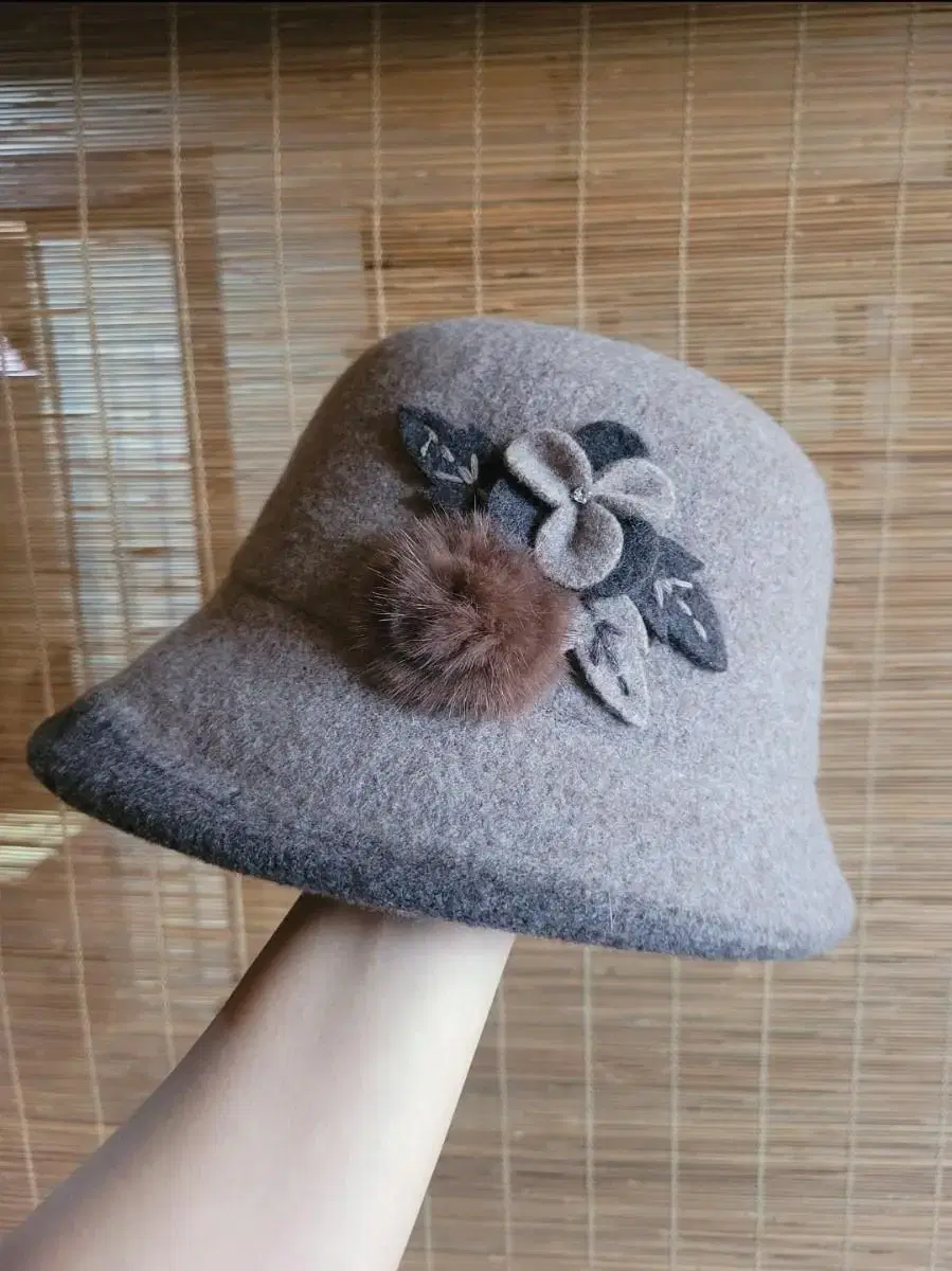 (3컬러)wool100% 밍크장식 울모자 겨울모자