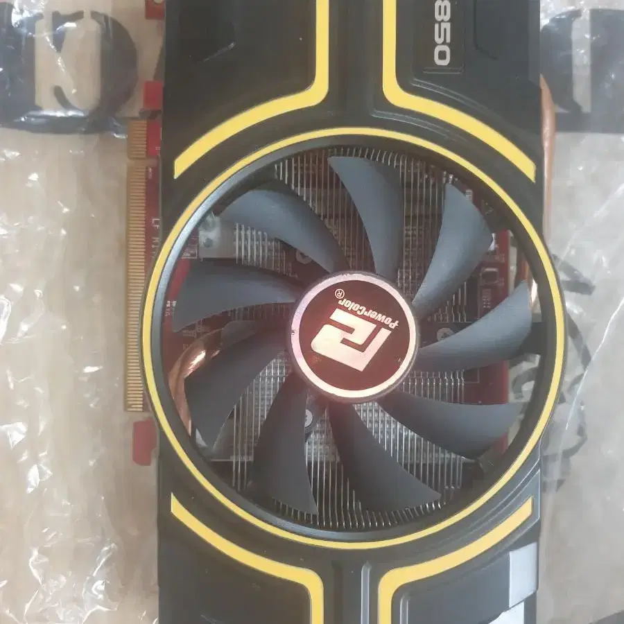 hd 7850 1G. gtx  660  성능과 비숫합니다