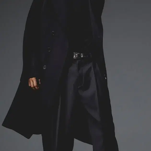 Curve Semi-Oversized Double-Pocket Coat_