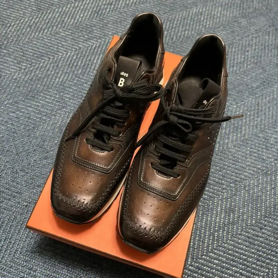 BERLUTI Fly Leather Sneaker 벨루티 플라이 스니커즈