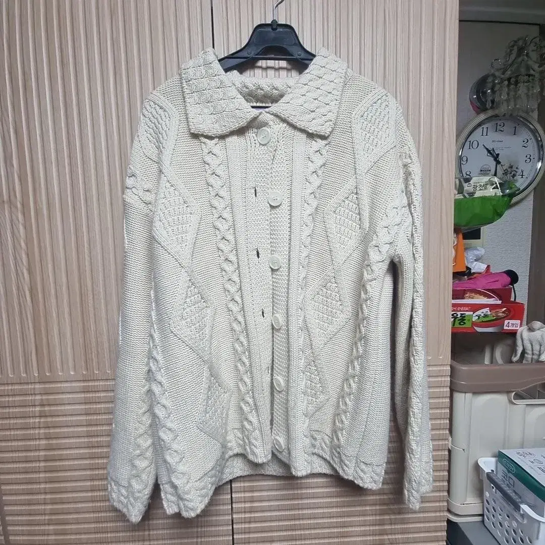 Beige knit