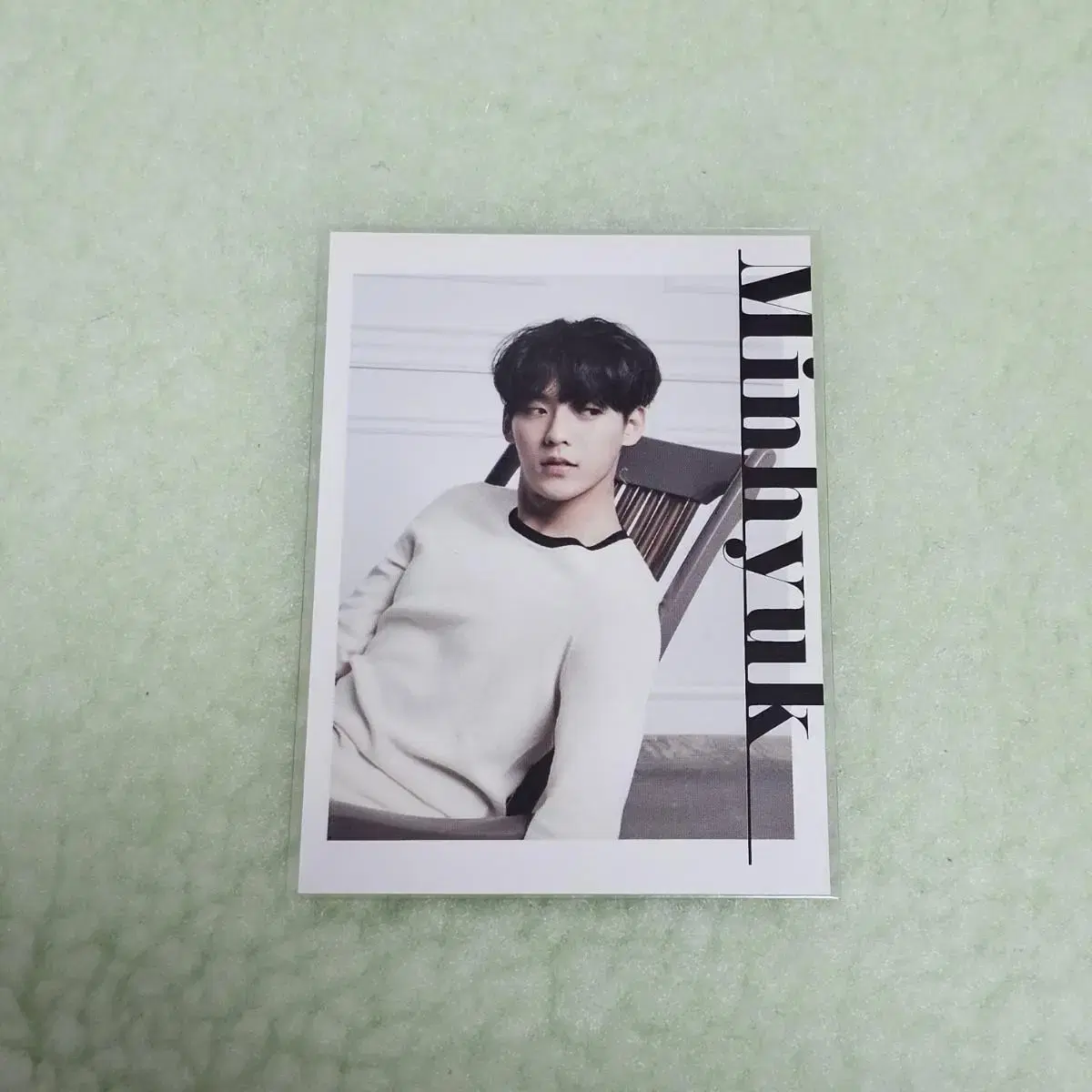 Fr. Lee Minhyuk can usually be reached at photocard sell (btob/photocard)