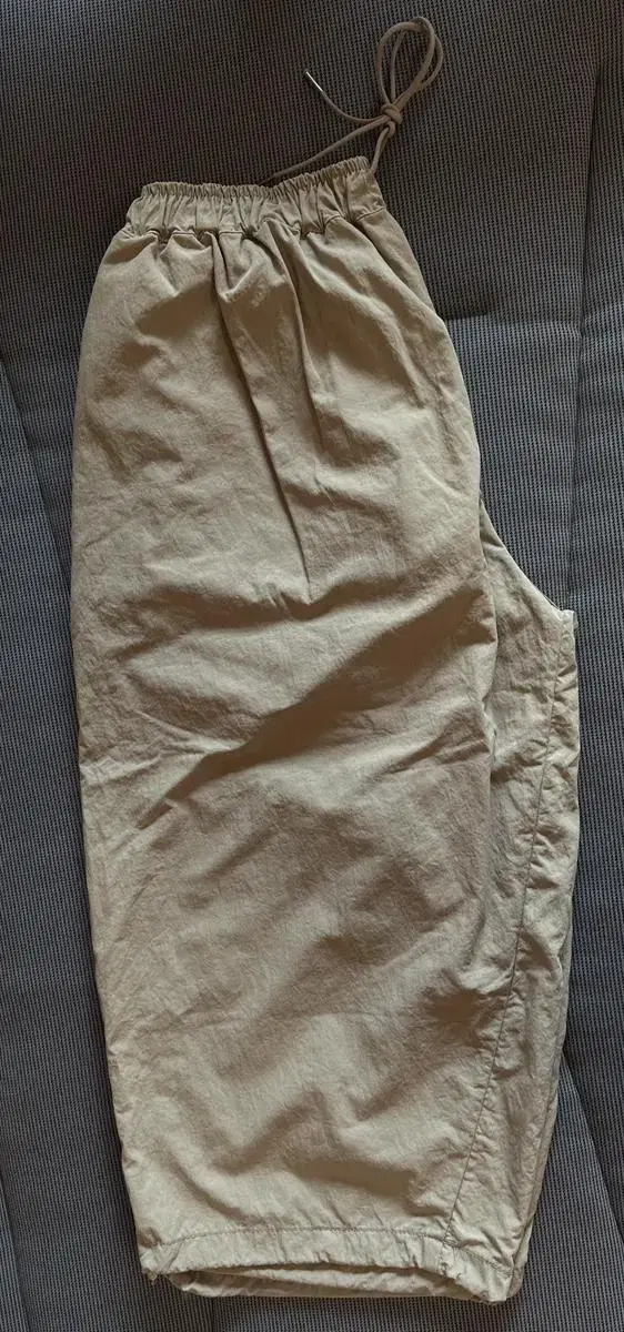 Nylon balloon pants