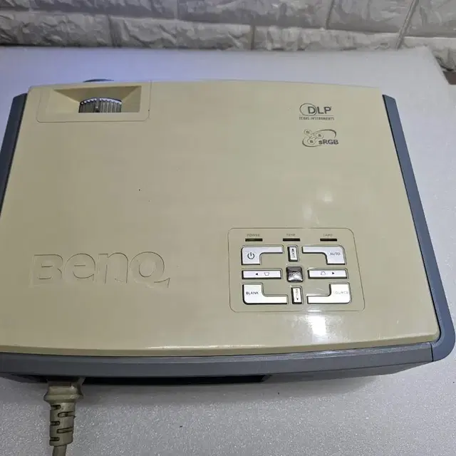 BENQ 프로젝터 MP510 입니다