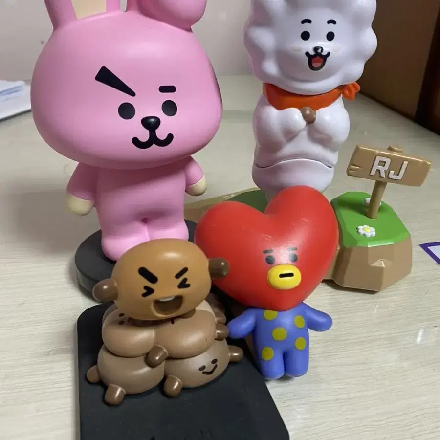 BT21 피규어