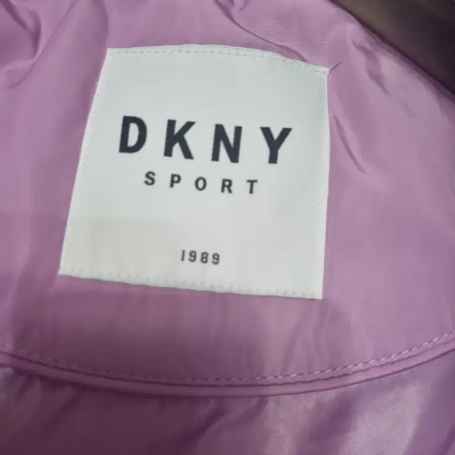 DKNY숏패딩