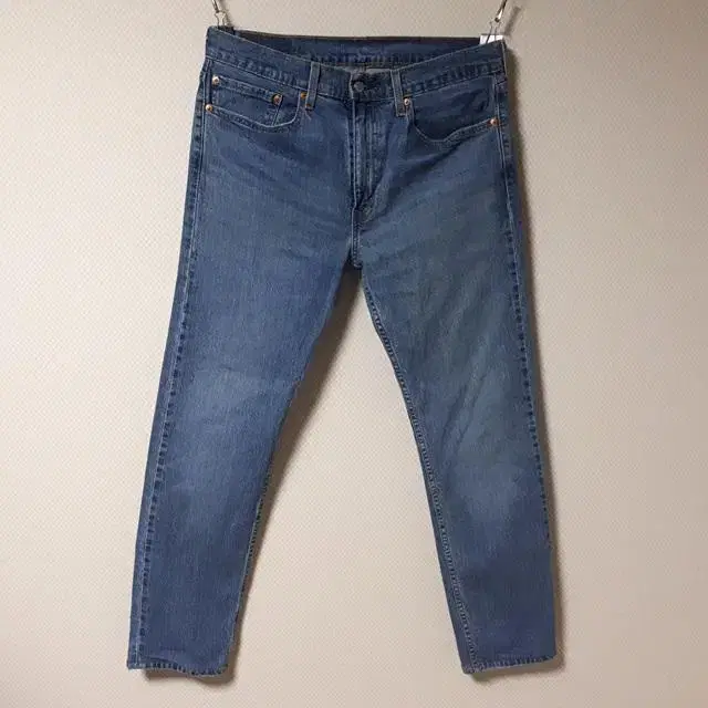 34/Levi's 502 Skinny Fit Jeans/34-570