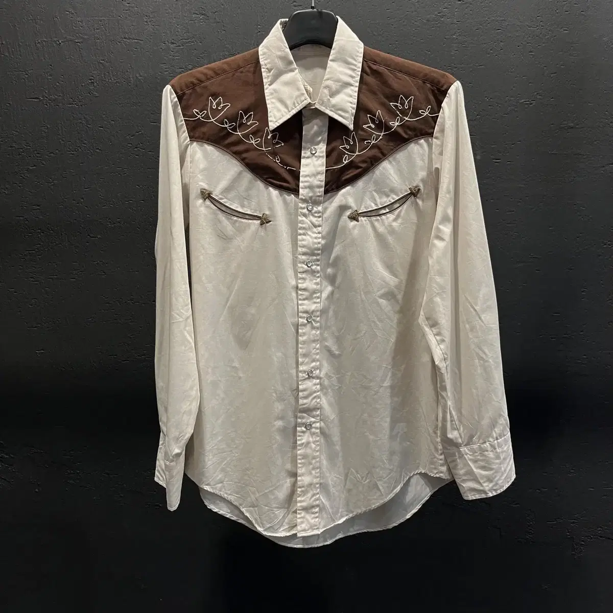 [VA ] JPN VINTAGE Ivory Brown Patterned Docking Embroidered Western Shirt