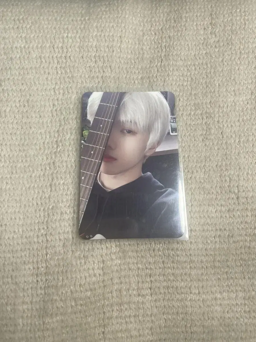 Beatbox Guitar jisung photocard