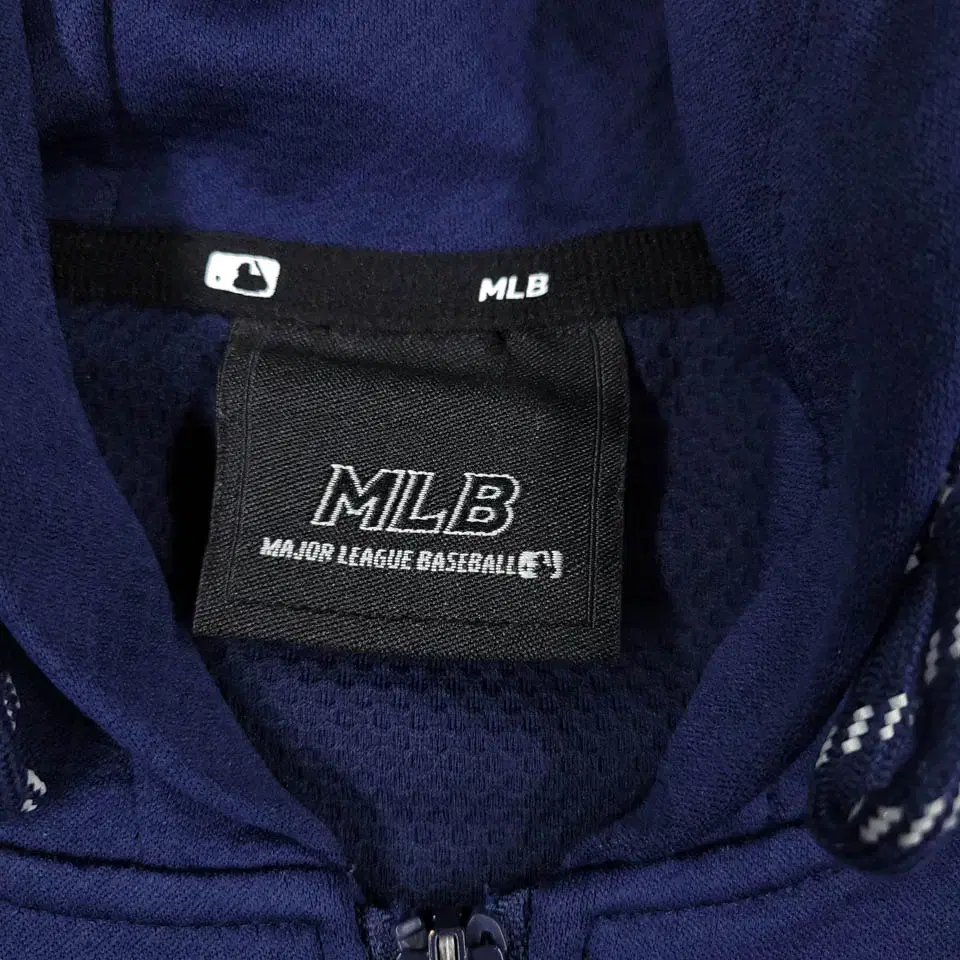 MLB 엠엘비 딥네이비 블랙 뉴욕양키즈 프린팅로고 폴리100 기능성 후드