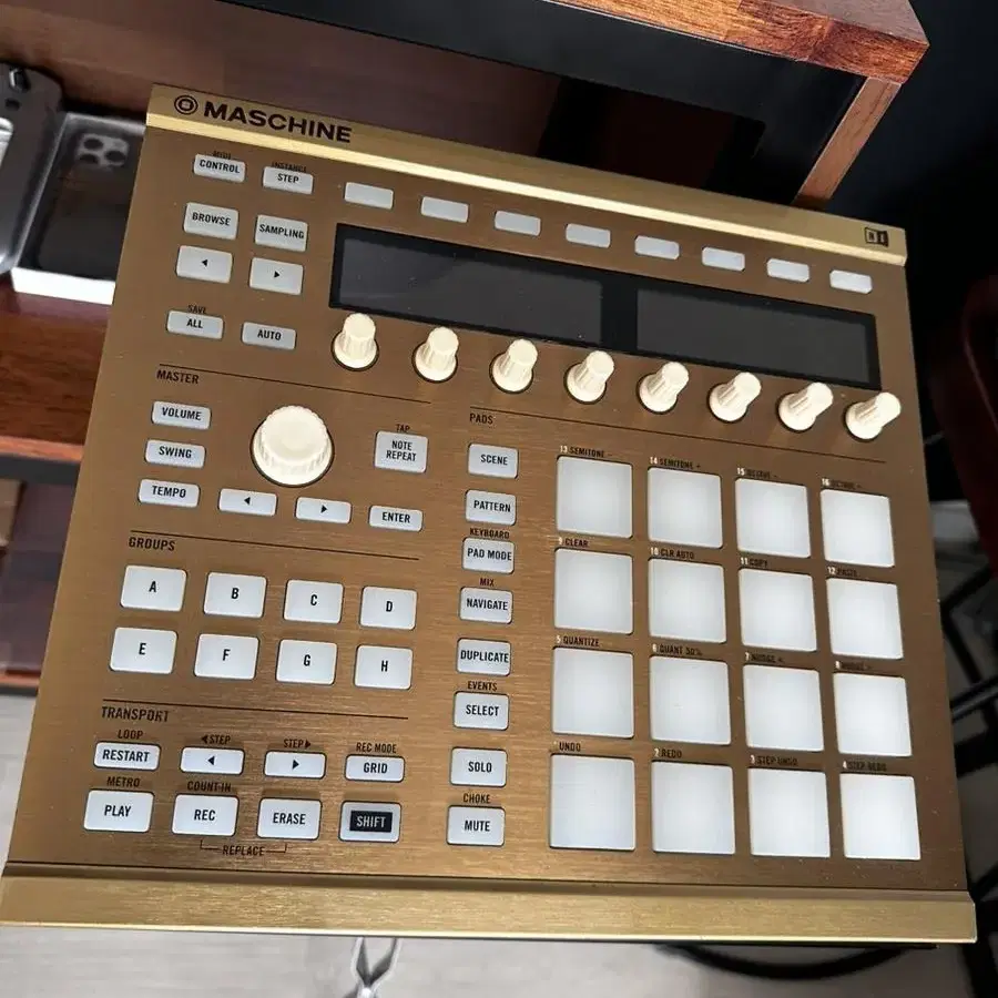 NI Maschine MK1 골드한정판 + Roland 스탠드 일괄판매