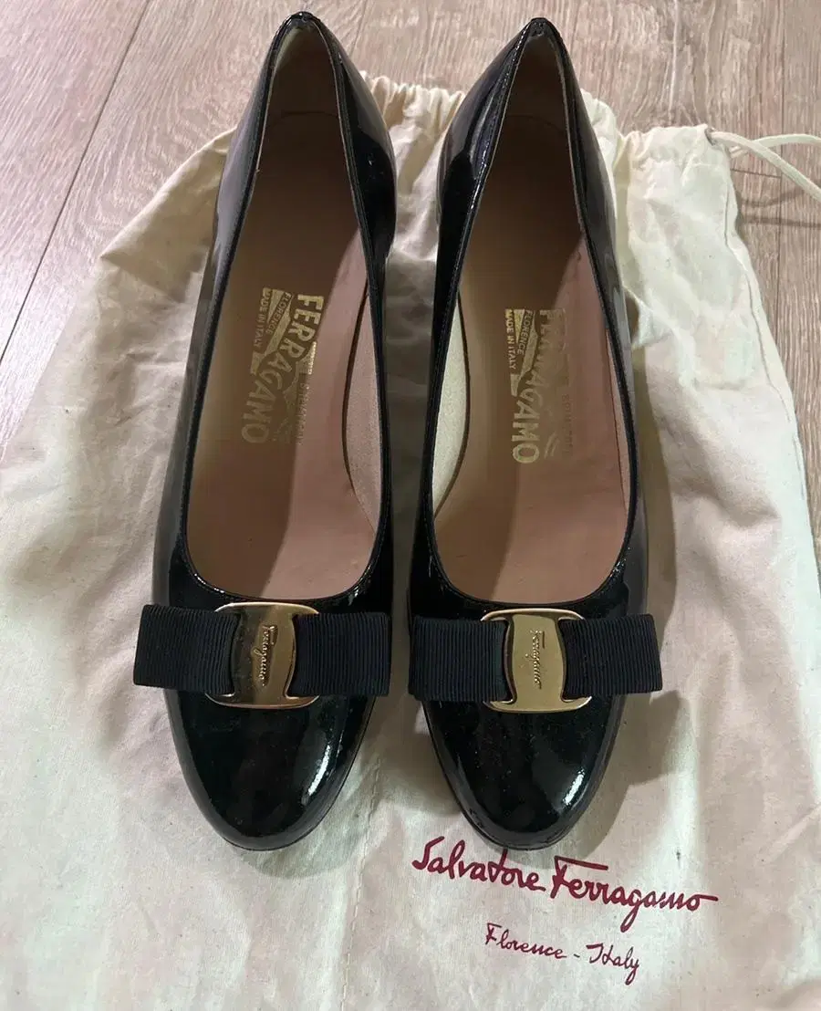 Ferragamo Barra 6C