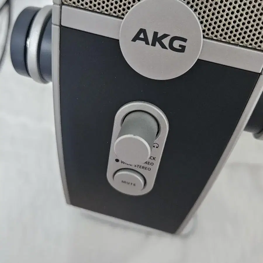 AKG LYRA USB 콘덴서 마이크  ASMR 판매합니다.직거래희망