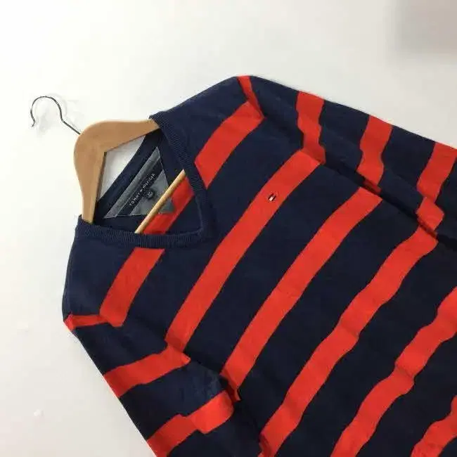 Z2000 Tommy Hilfiger V-neck striped knit (men's) TOMMY