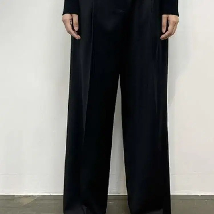 더일마 MIRANDA WAIST BAND TROUSERS 구해요