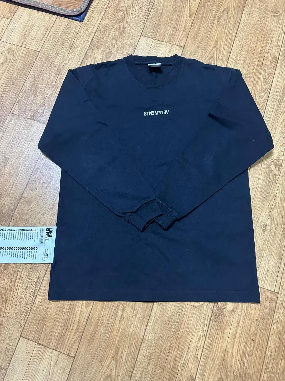 I'm selling my Vetements long sleeve size S (100)