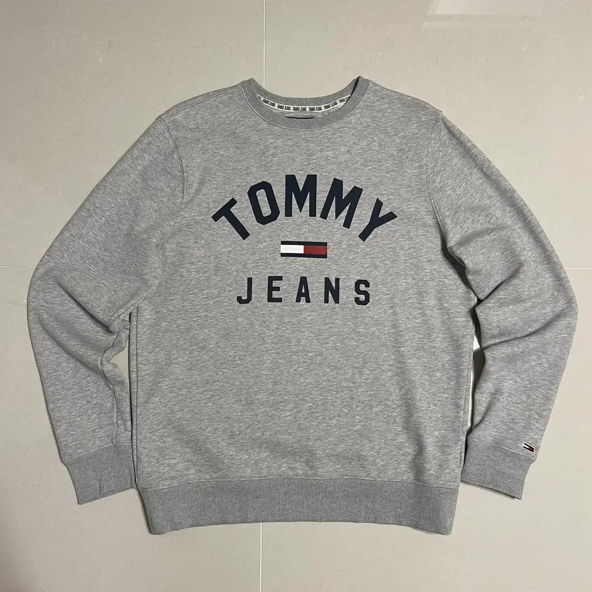 Genuine Tommy Hilfiger Big Logo Gray Man-to-Man Sweatshirt