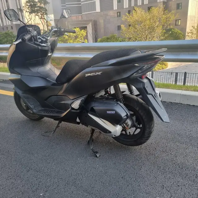 (부산)혼다 PCX ABS 21년식 싸게팝니다. 부산경남김해양산오토바이