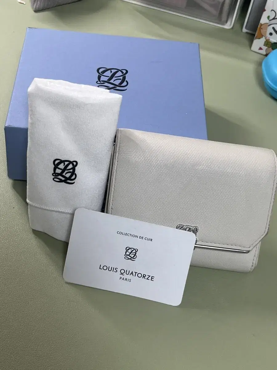 Louie Couture Empty Wallet