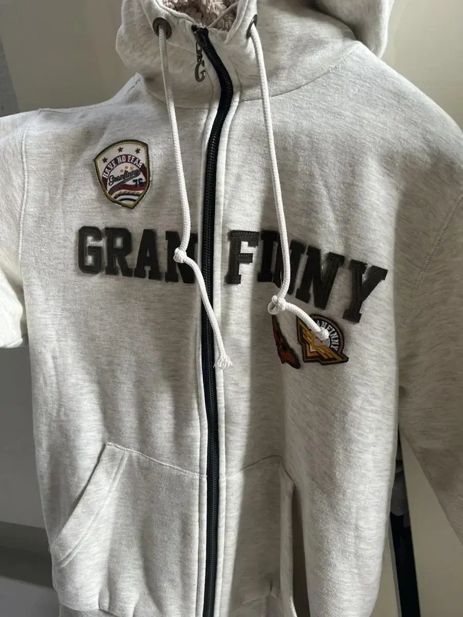 [XL] Grapini Ivory Fleece Hooded Zip-up