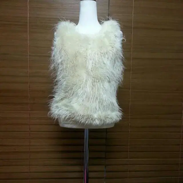 Soft-fur-knit vest