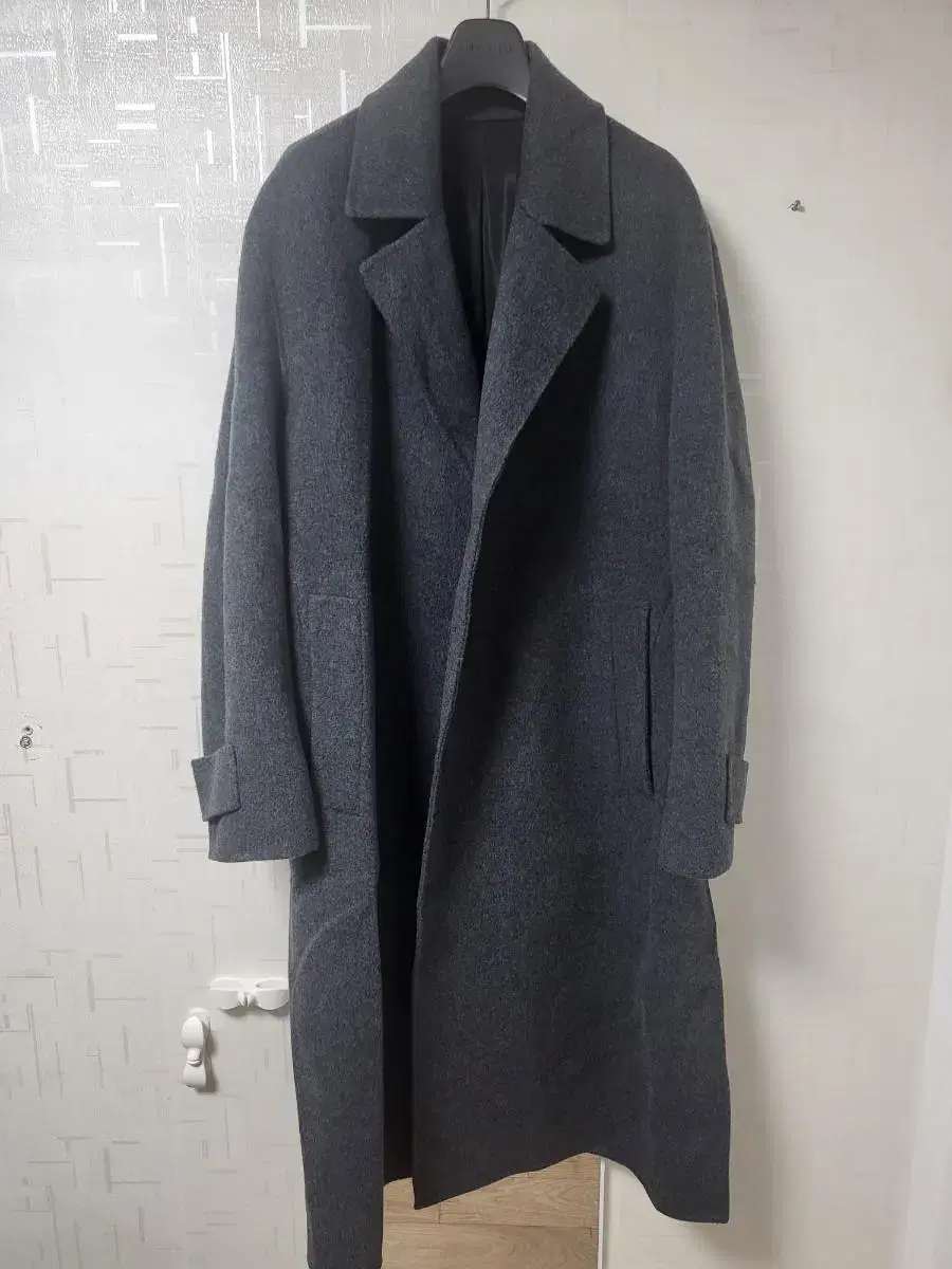 Creed Homme RobeHandmade charcoal gray coat size 48